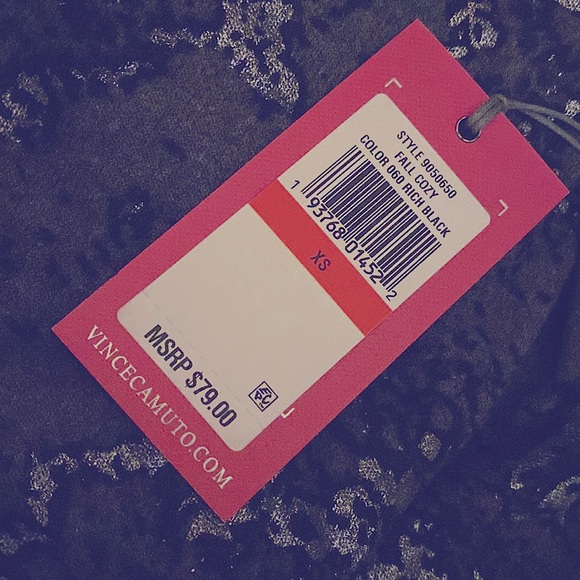 NWT, Vince Camuto
Cold Shoulder Foil Print Cozy Pullover, sz XS (runs large) - Picture 4 of 4